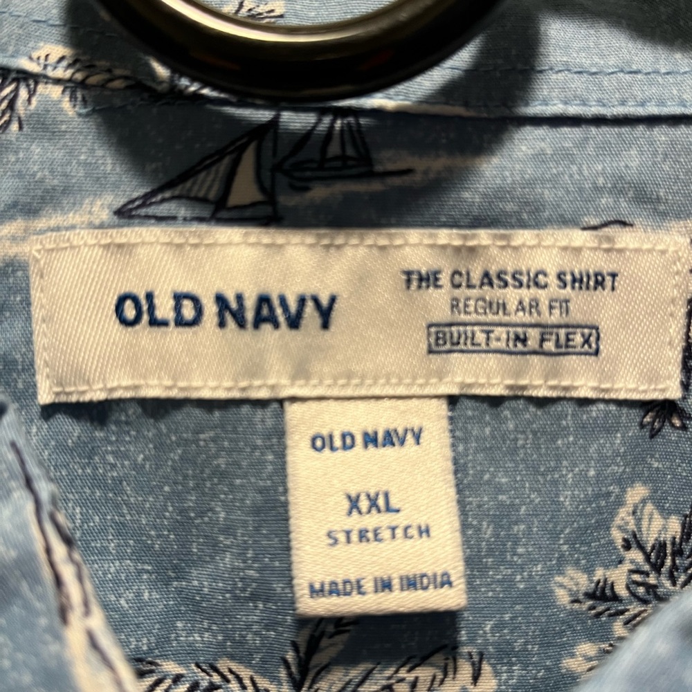 Men’s Old Navy short sleeve button down shirt.